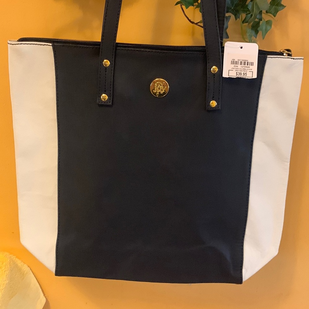 JOY Mangand Black/White Purse new with tag